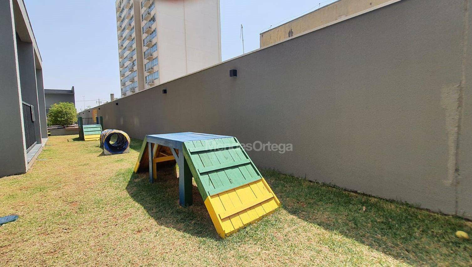 Apartamento para alugar com 2 quartos, 75m² - Foto 29