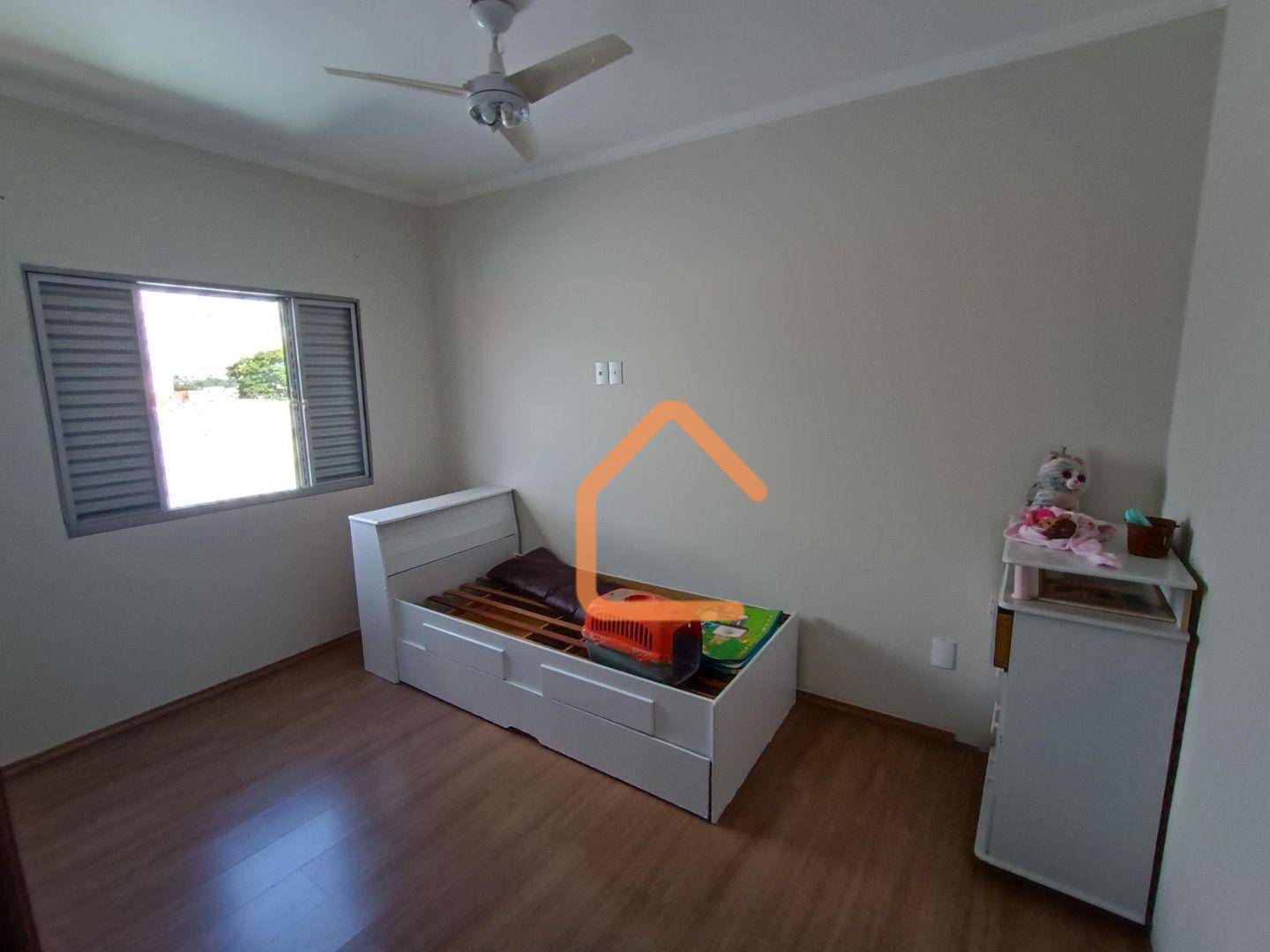 Apartamento para alugar com 3 quartos, 150m² - Foto 9