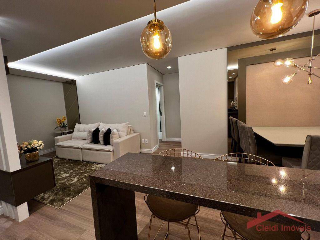 Apartamento à venda com 2 quartos, 75m² - Foto 9