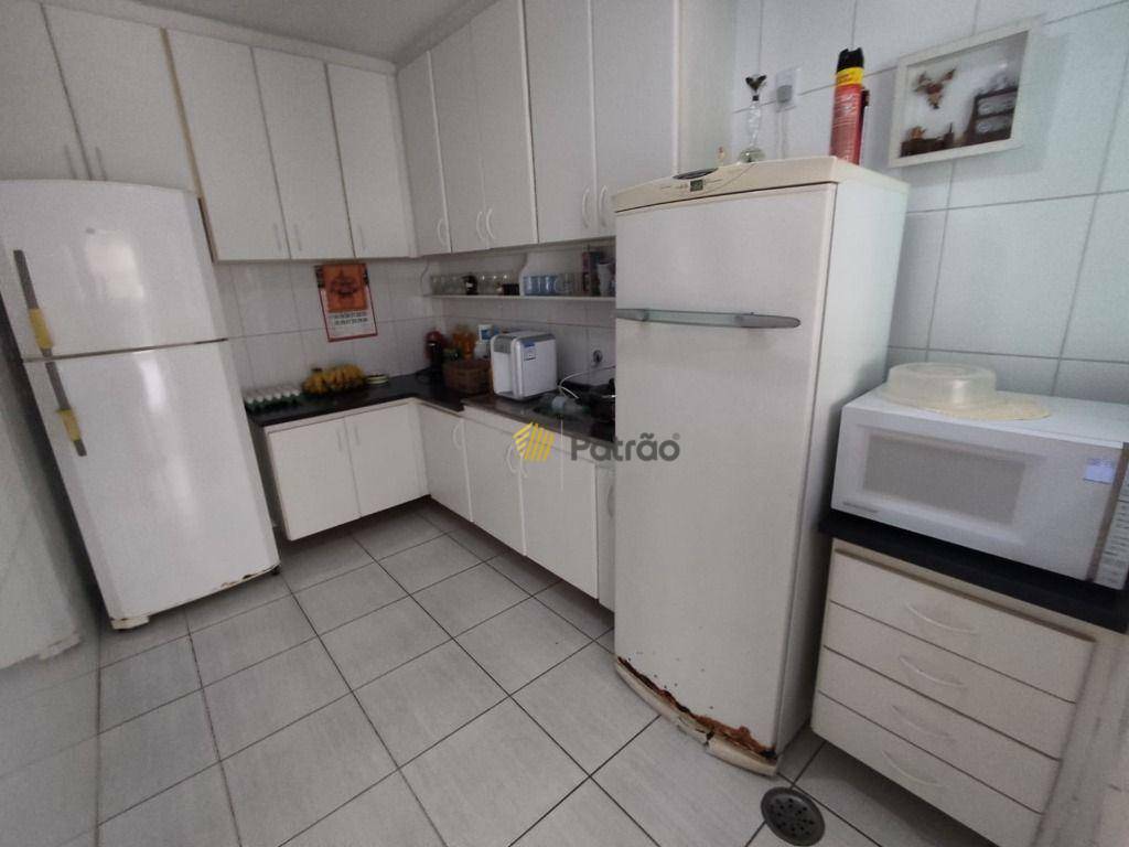 Sobrado à venda com 3 quartos, 318m² - Foto 9