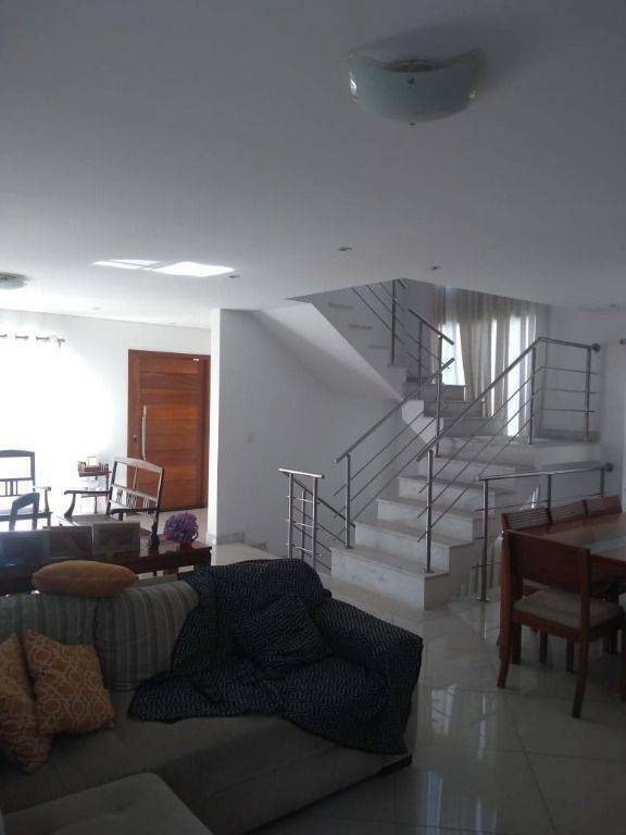 Casa de Condomínio à venda com 4 quartos, 240m² - Foto 3