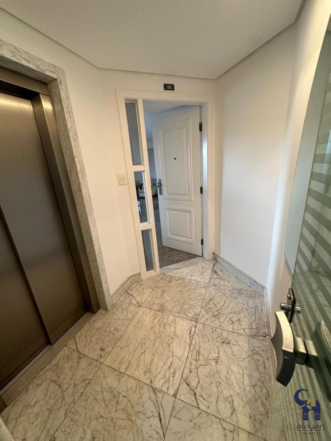 Apartamento para alugar com 4 quartos, 255m² - Foto 19