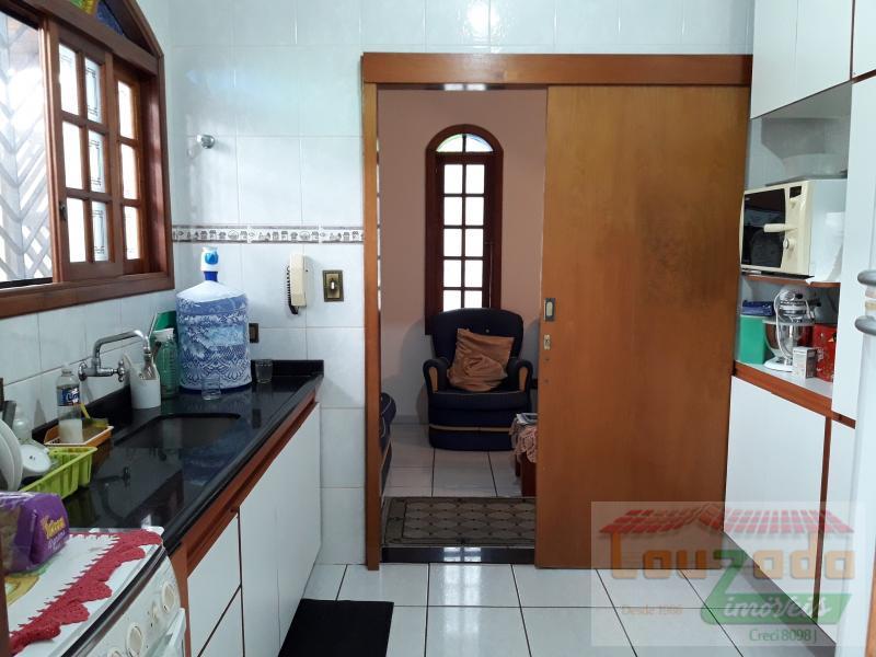 Casa à venda com 2 quartos, 300m² - Foto 14