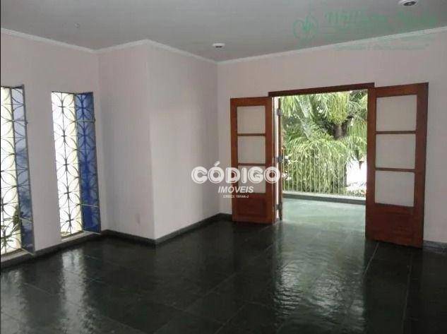 Casa para alugar com 5 quartos, 296m² - Foto 3