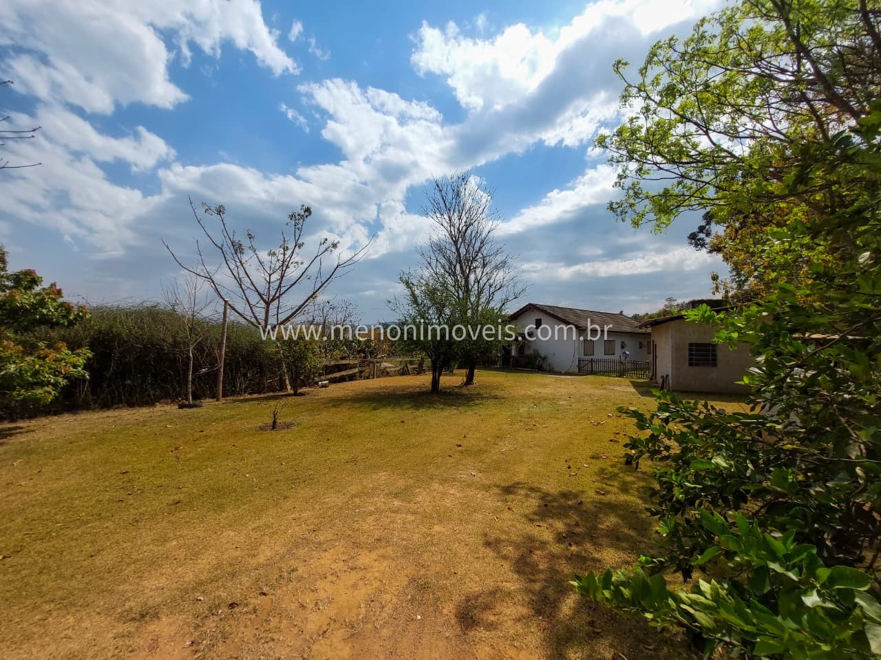 Chácara à venda com 3 quartos, 7500m² - Foto 2