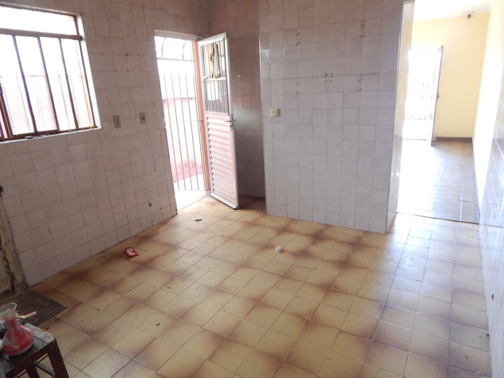 Casa à venda com 2 quartos, 69m² - Foto 12