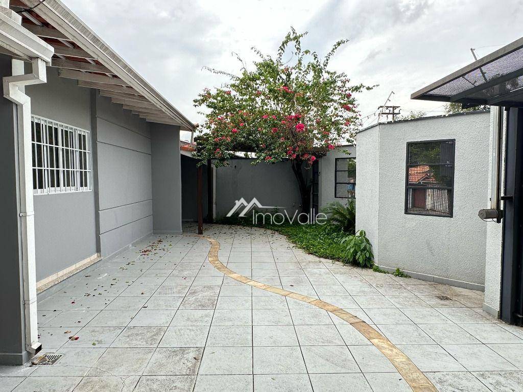 Casa para alugar com 3 quartos, 200m² - Foto 3