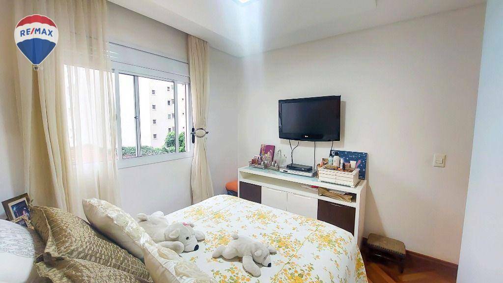 Apartamento para alugar com 3 quartos, 135m² - Foto 7