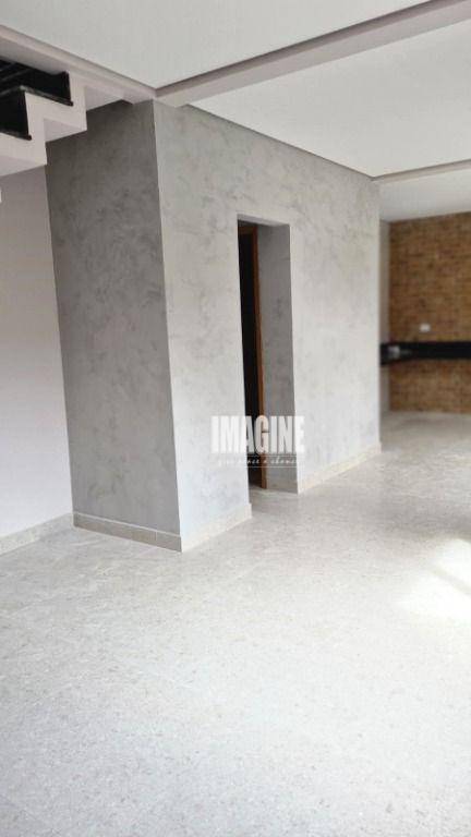 Sobrado à venda com 3 quartos, 100m² - Foto 1