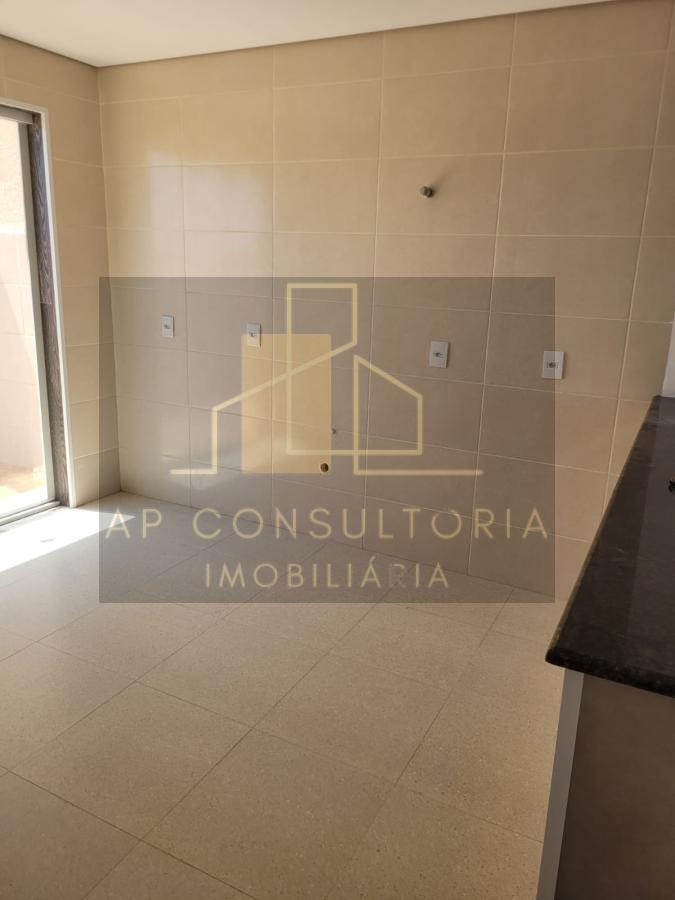 Casa à venda com 2 quartos, 100m² - Foto 12