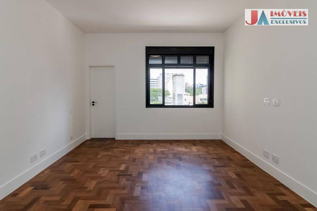 Apartamento à venda com 3 quartos, 212m² - Foto 7