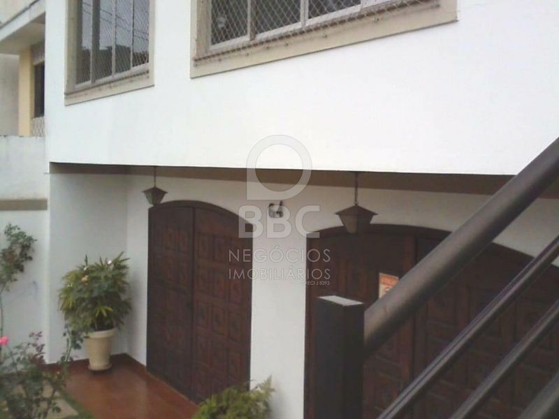 Sobrado à venda com 3 quartos, 250m² - Foto 1