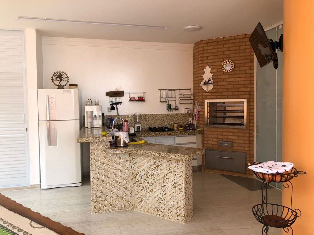 Casa à venda com 3 quartos, 351m² - Foto 10