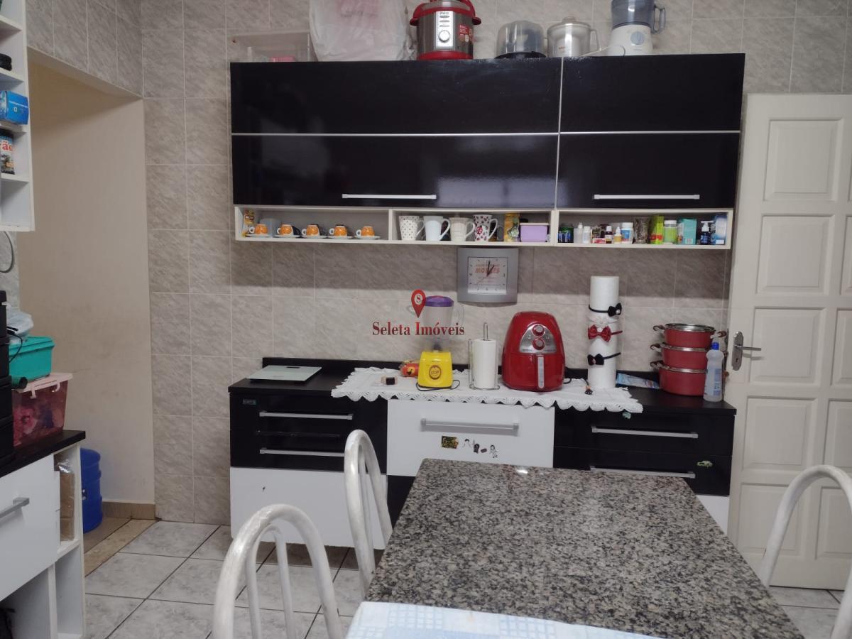 Casa à venda com 2 quartos, 83m² - Foto 1