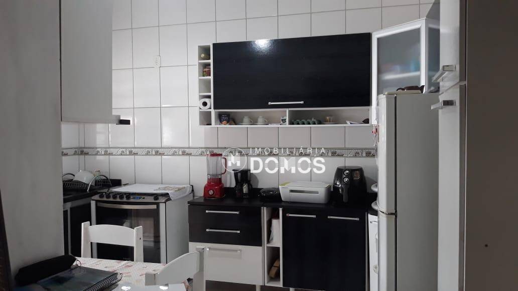 Casa à venda com 2 quartos, 168m² - Foto 12