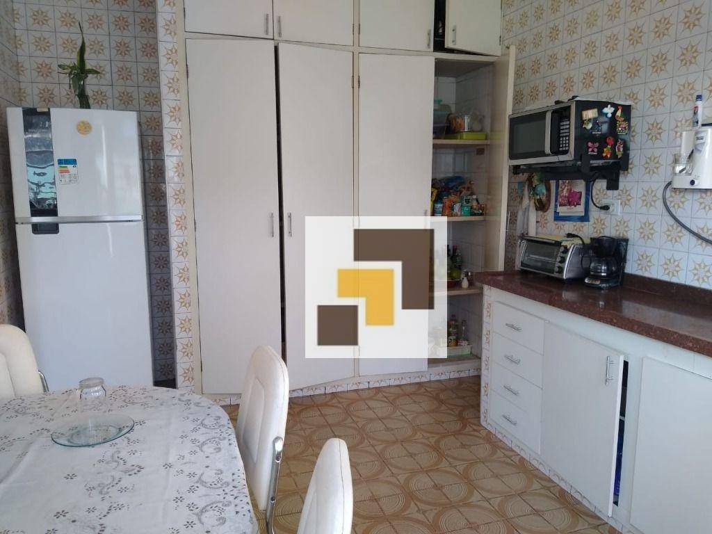 Casa de Condomínio para alugar com 3 quartos, 198m² - Foto 22