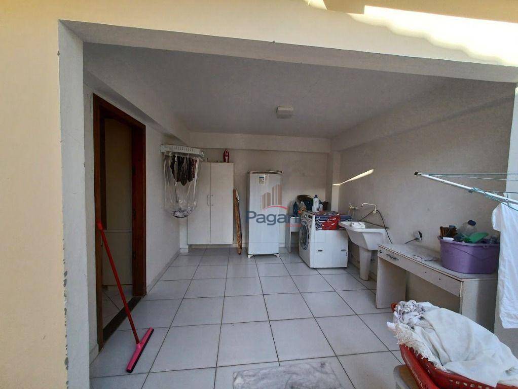 Casa à venda com 3 quartos, 257m² - Foto 16