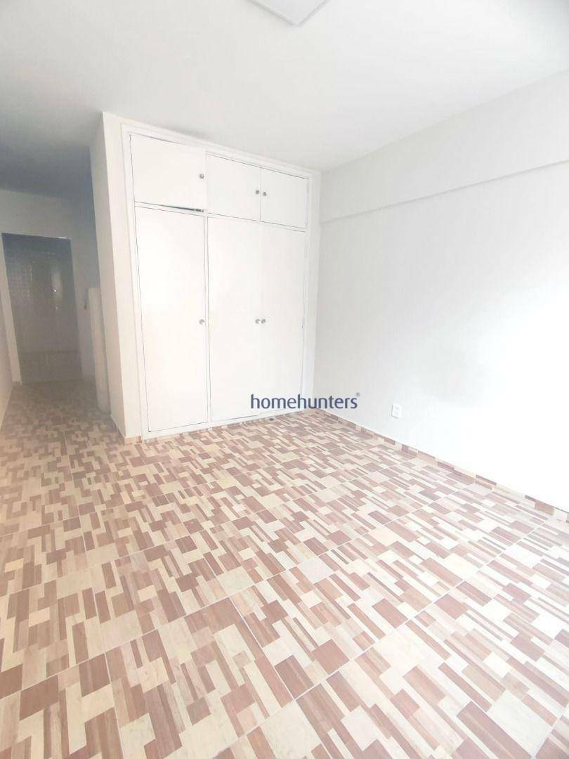 Apartamento à venda com 1 quarto, 47m² - Foto 2