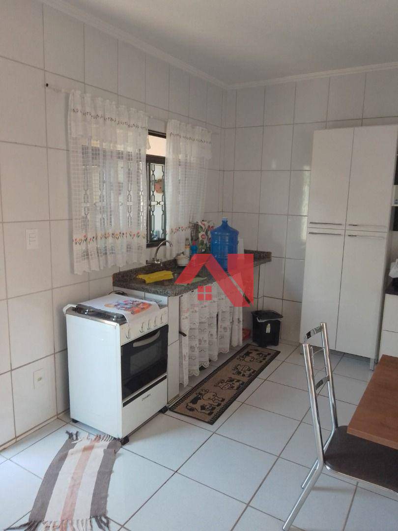 Casa à venda com 3 quartos, 170m² - Foto 8