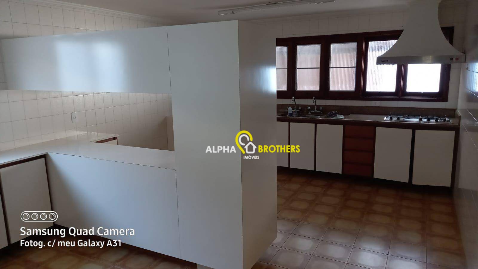 Casa de Condomínio à venda com 3 quartos, 400m² - Foto 4