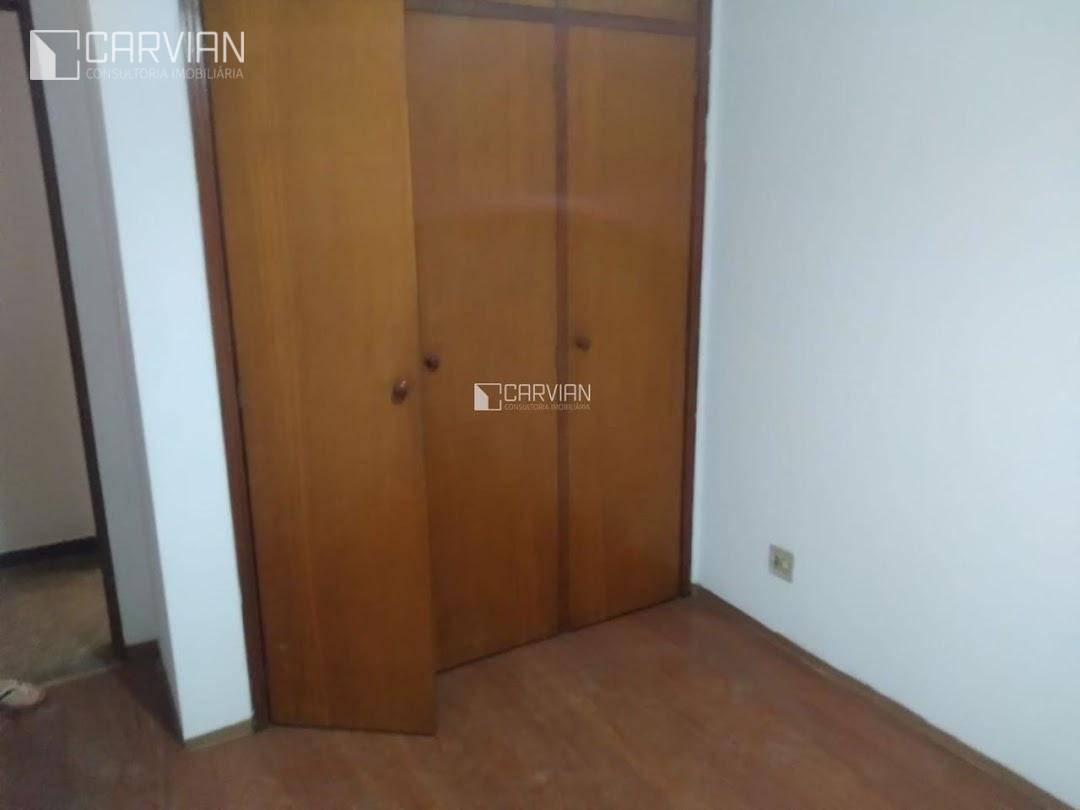 Apartamento à venda com 2 quartos, 65m² - Foto 4