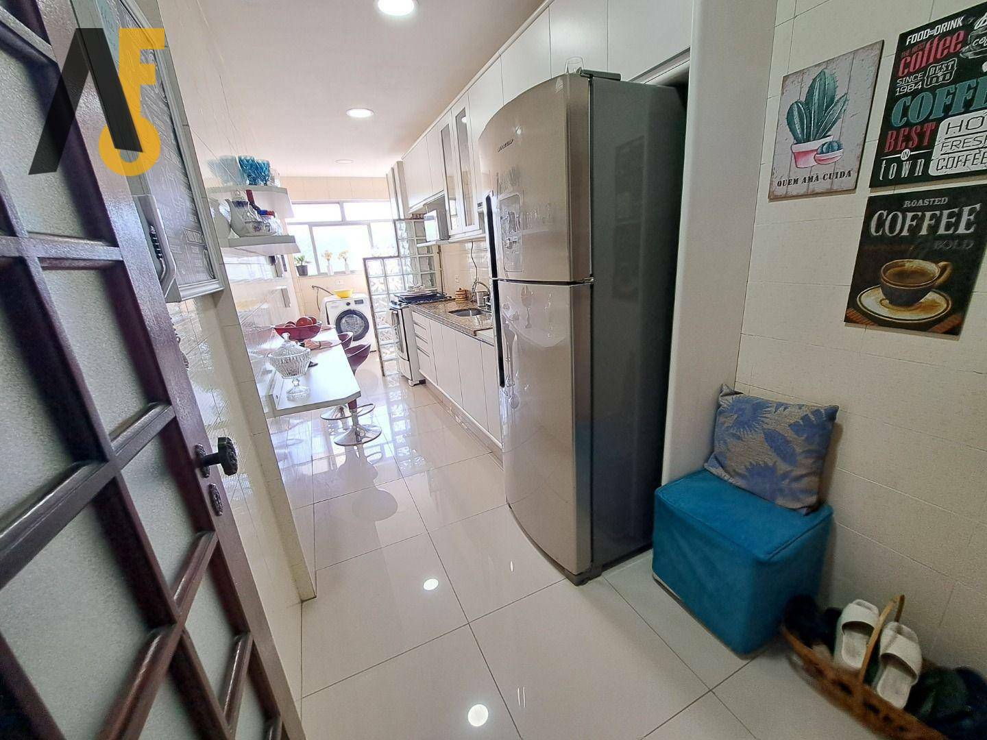 Cobertura à venda com 3 quartos, 215m² - Foto 16