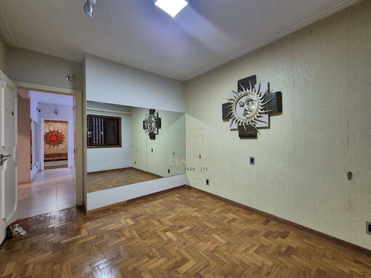 Casa à venda com 5 quartos, 310m² - Foto 11