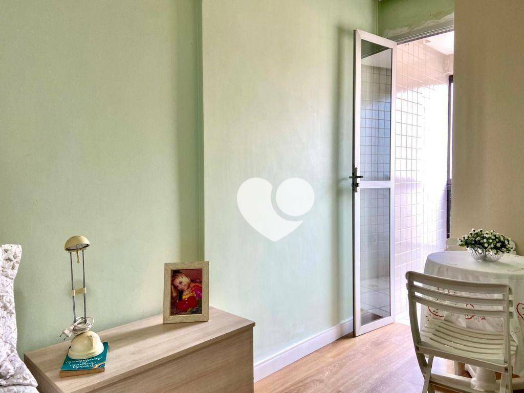 Apartamento à venda com 2 quartos, 70m² - Foto 9