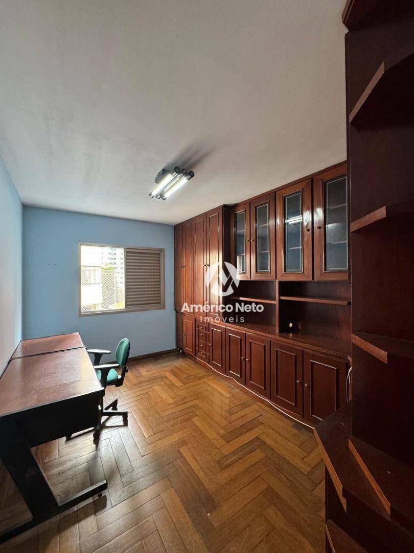 Apartamento para alugar com 3 quartos, 108m² - Foto 11