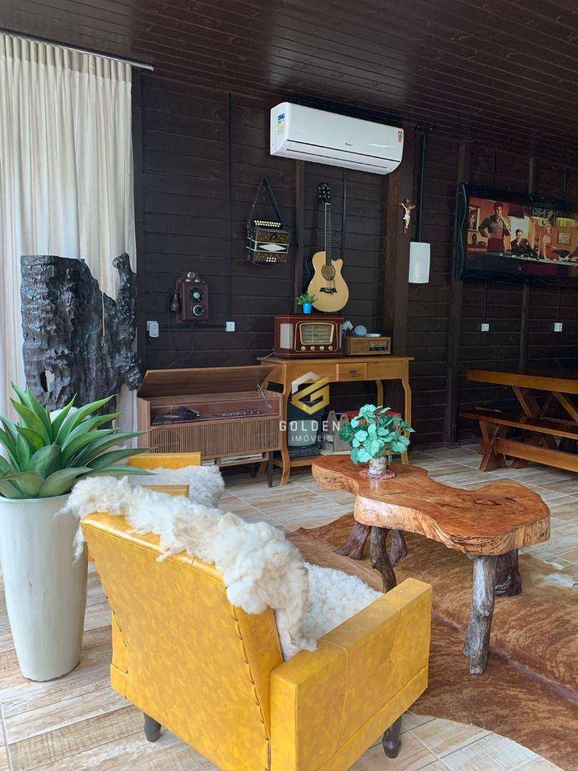 Chácara à venda com 3 quartos, 200m² - Foto 11