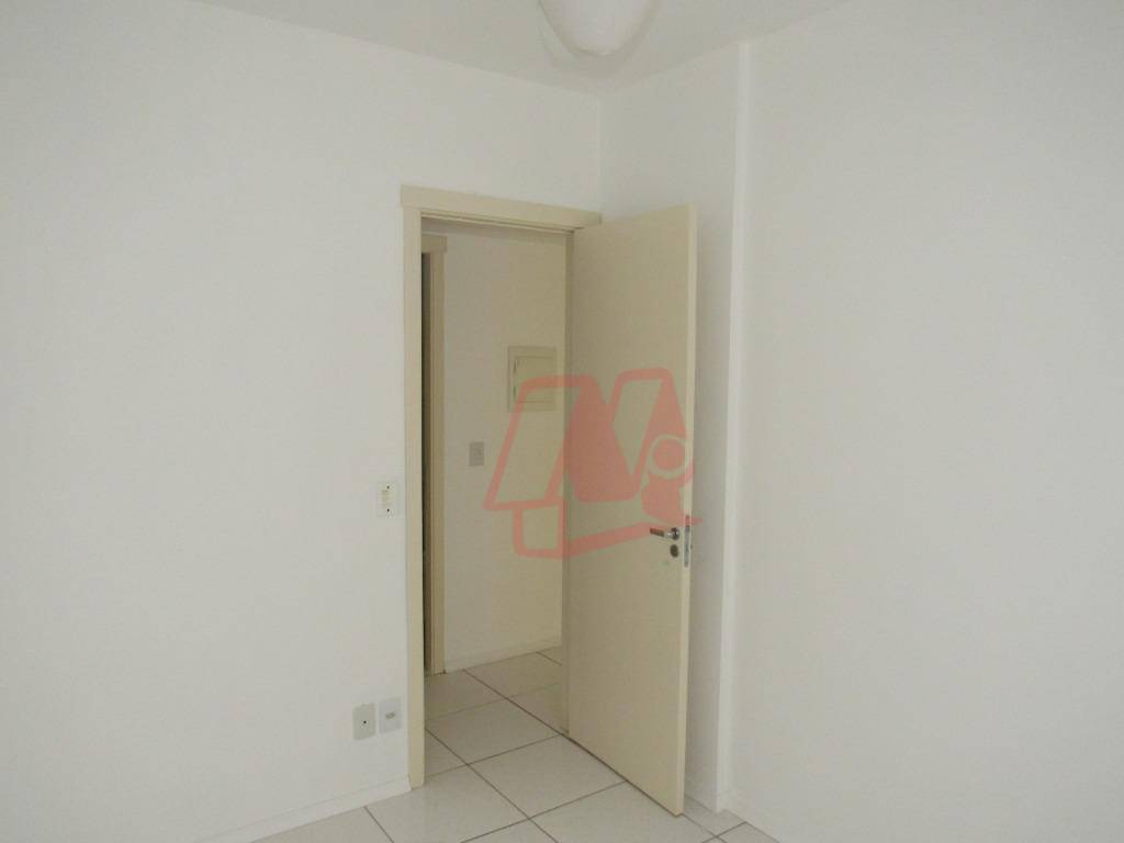 Apartamento à venda e aluguel com 3 quartos, 90m² - Foto 11