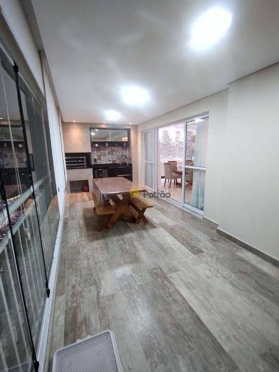 Apartamento à venda com 3 quartos, 155m² - Foto 3