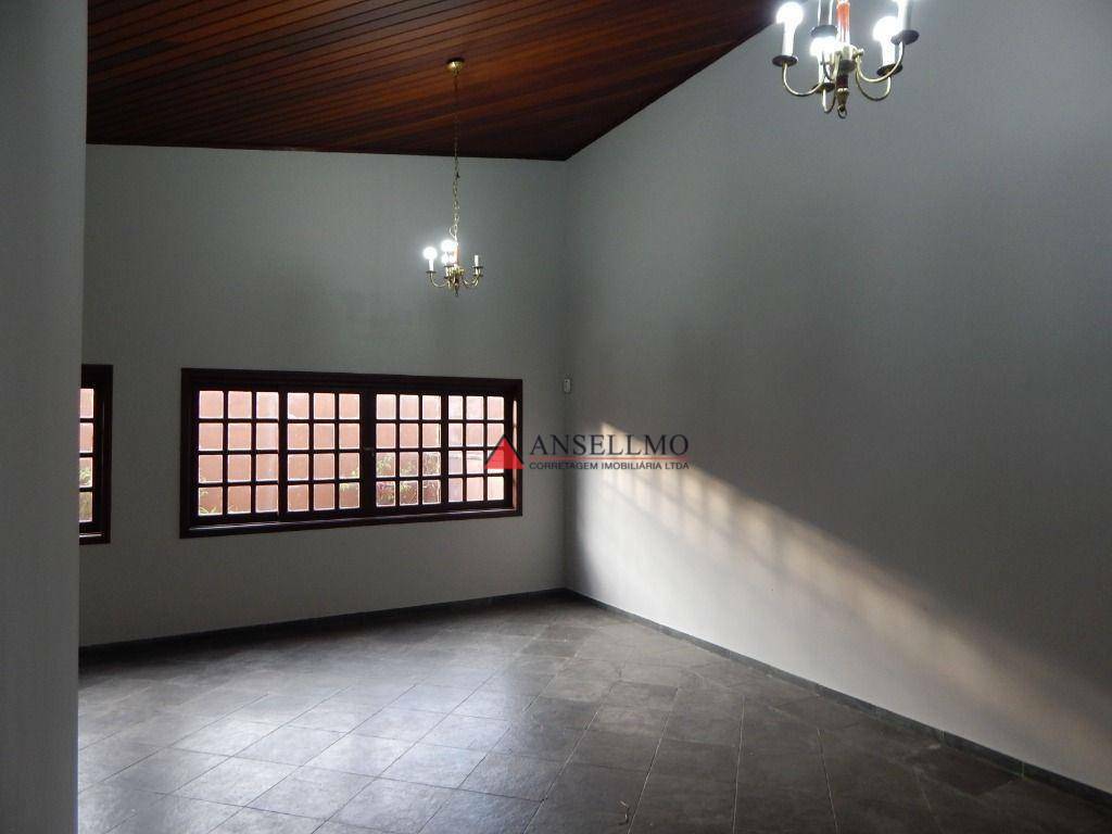Casa à venda com 4 quartos, 267m² - Foto 3