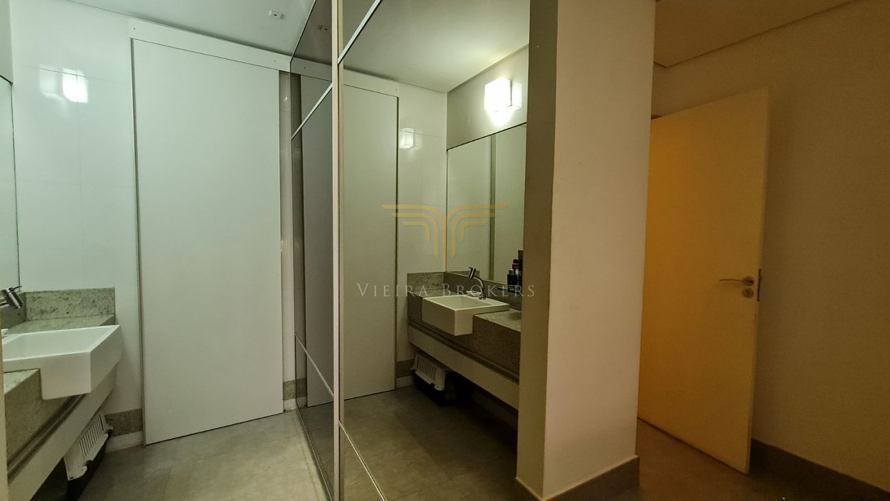 Casa à venda com 4 quartos, 300m² - Foto 12