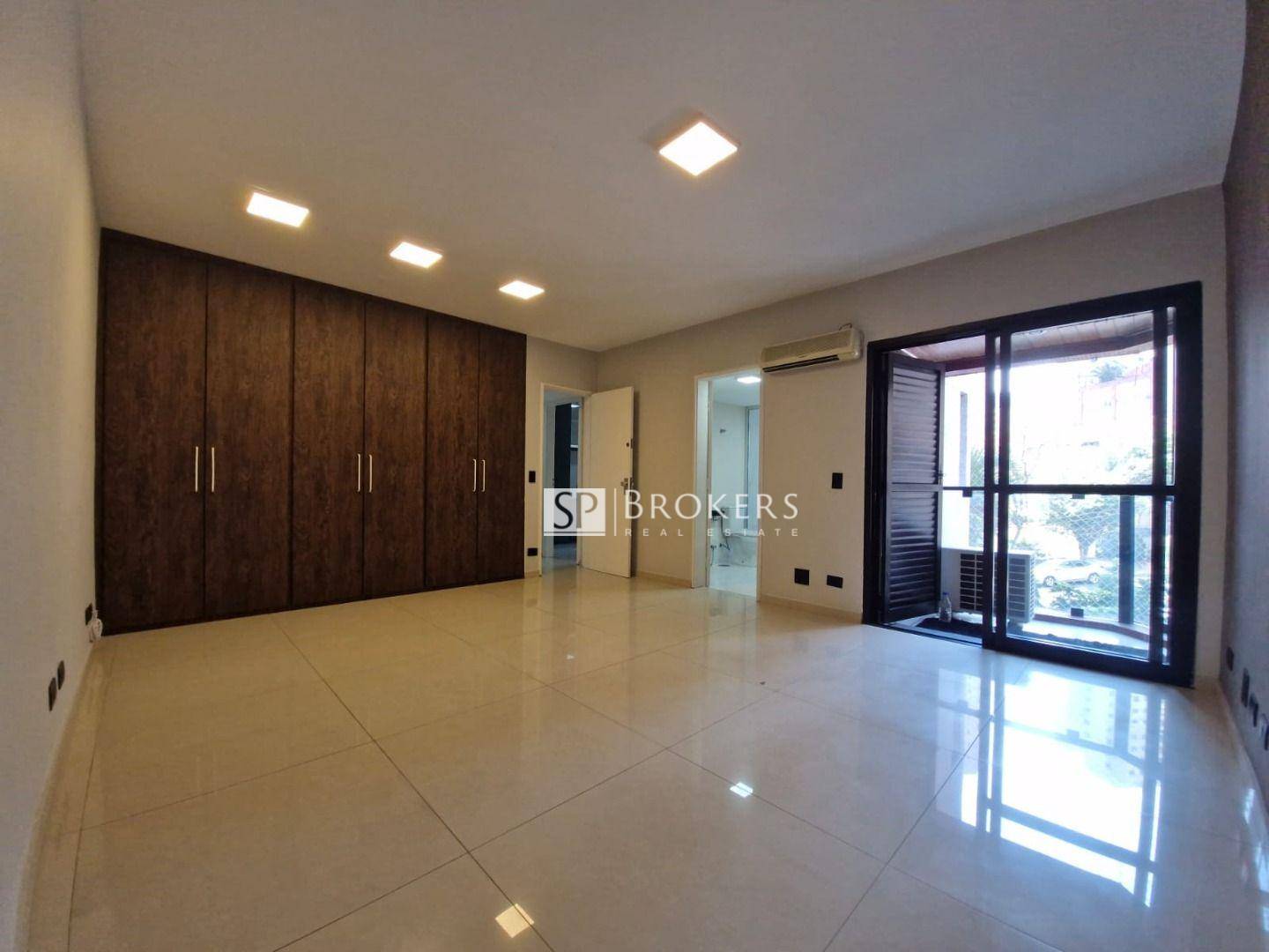 Apartamento à venda com 4 quartos, 212m² - Foto 19