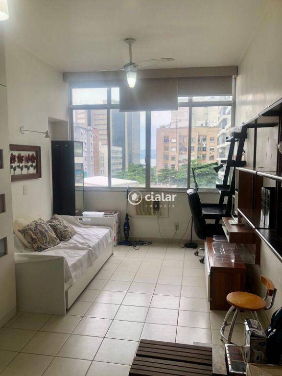 Apartamento à venda com 1 quarto, 24m² - Foto 2