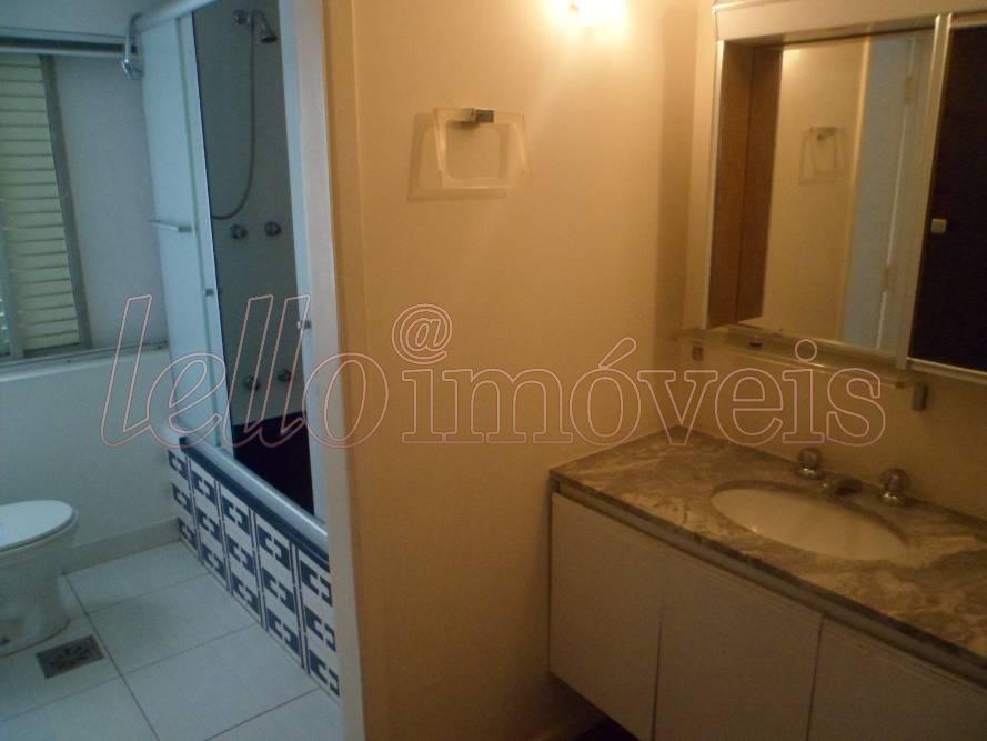 Apartamento para alugar com 3 quartos, 140m² - Foto 12