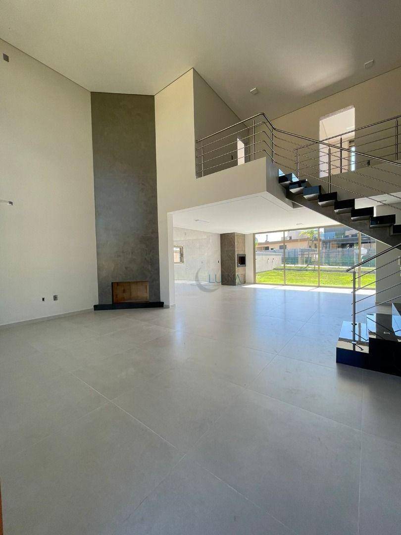 Casa de Condomínio à venda com 4 quartos, 250m² - Foto 5