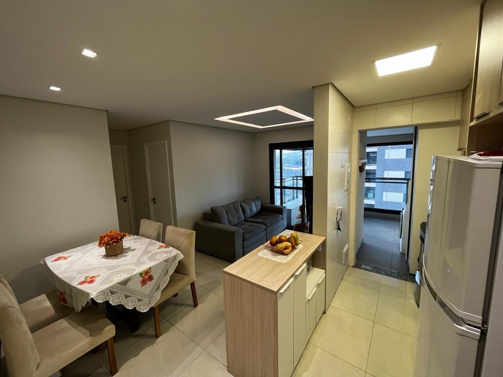 Apartamento à venda com 2 quartos, 61m² - Foto 1