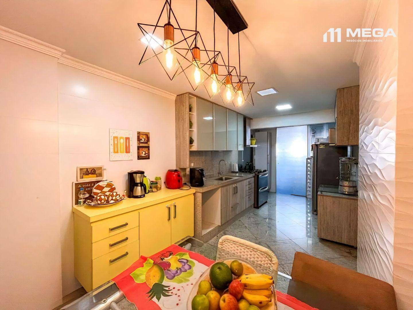 Apartamento à venda com 3 quartos, 180m² - Foto 6