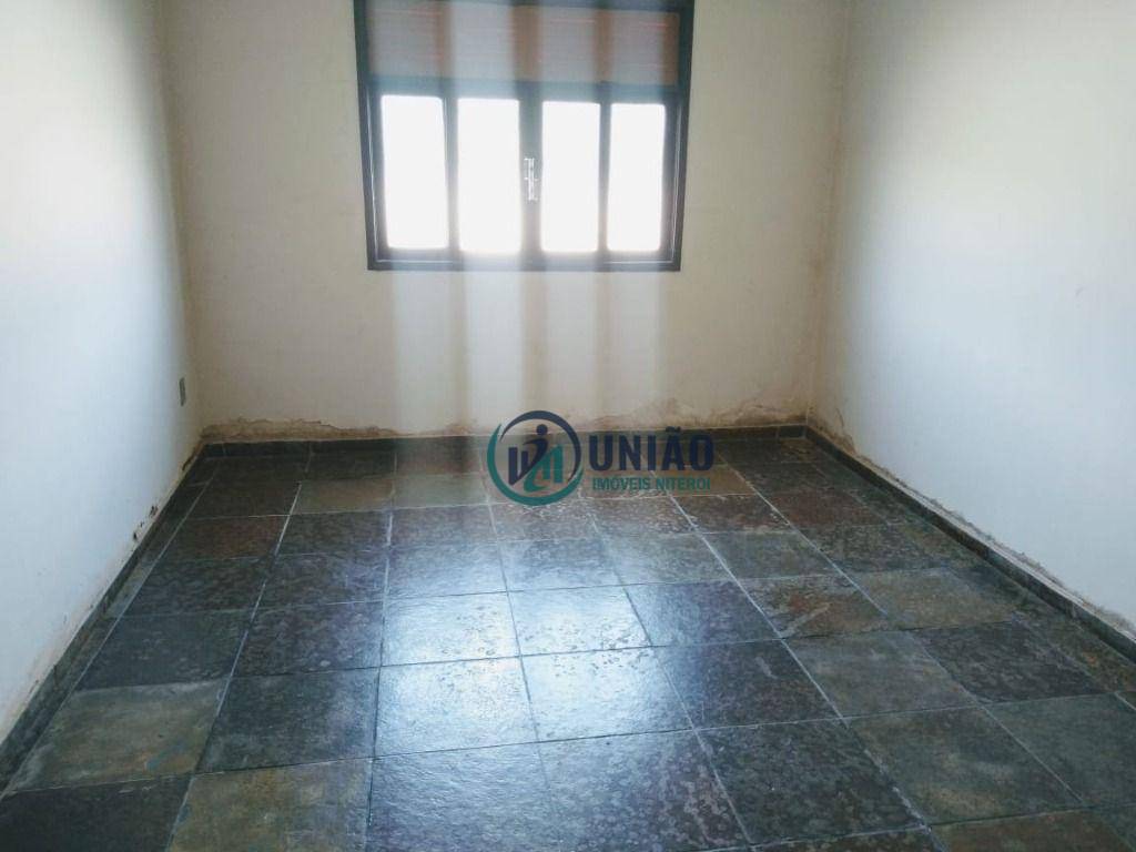 Casa à venda com 3 quartos, 200m² - Foto 15