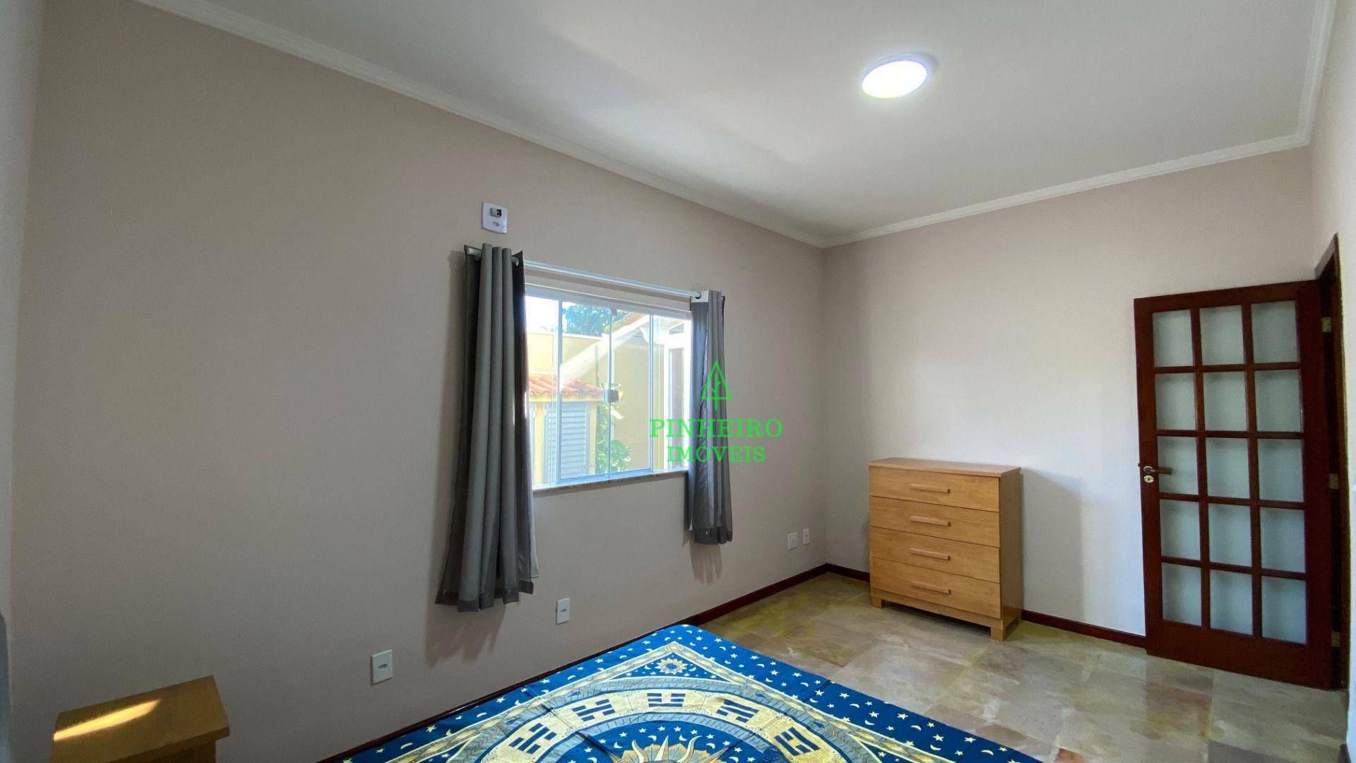 Casa à venda com 4 quartos, 300m² - Foto 4