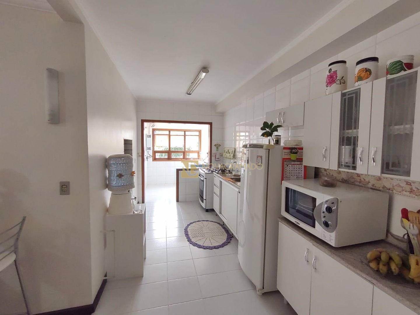 Apartamento à venda com 3 quartos, 117m² - Foto 9