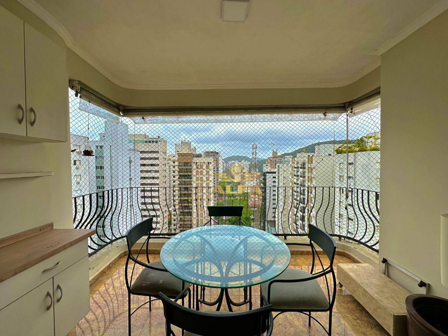 Apartamento à venda com 3 quartos, 135m² - Foto 1