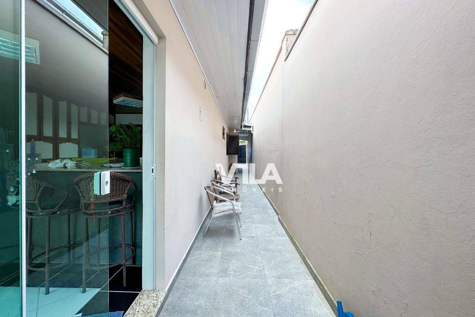 Casa à venda com 3 quartos, 200m² - Foto 24