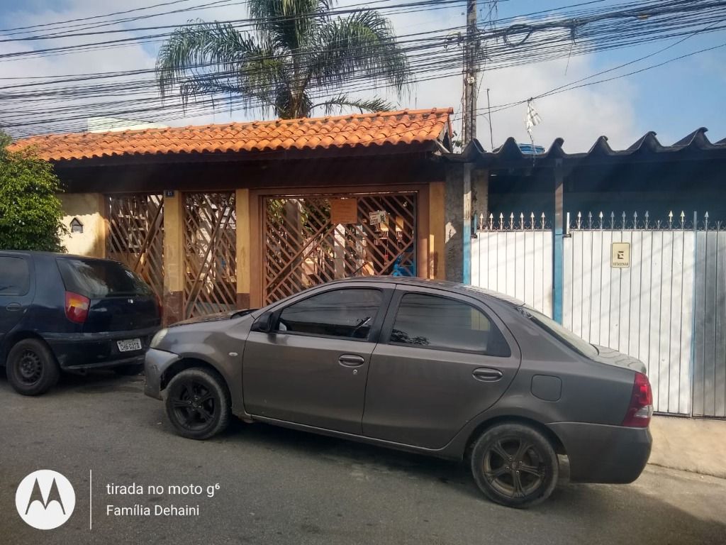 Casa à venda com 8 quartos, 400m² - Foto 1