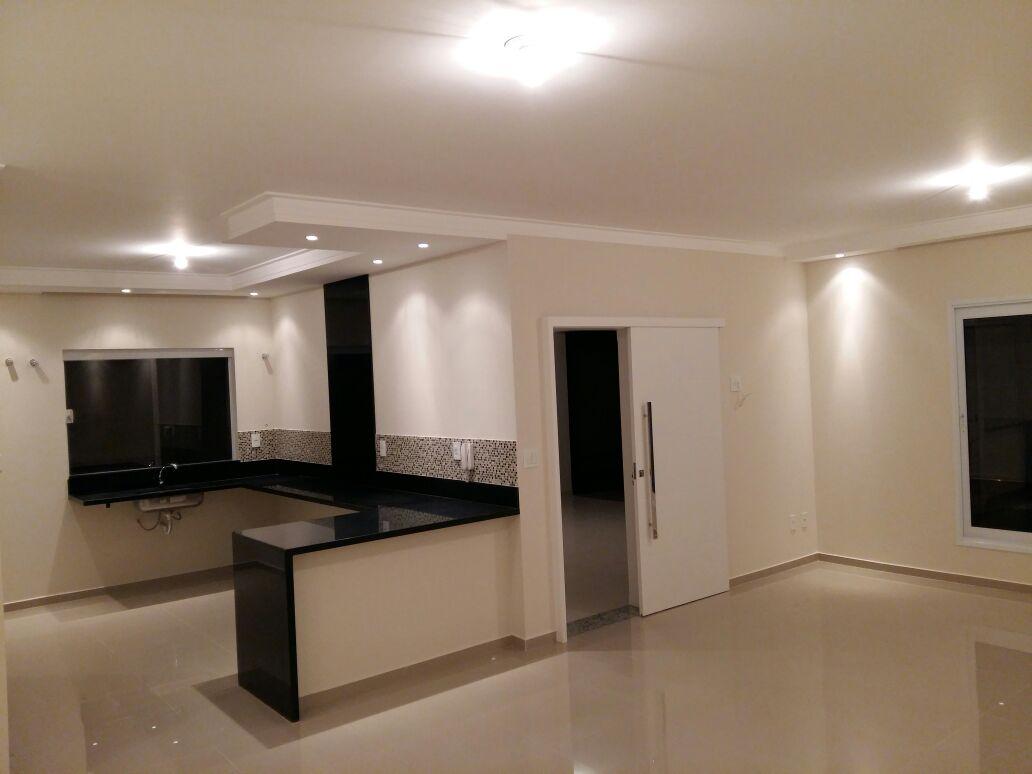 Casa à venda com 3 quartos, 176m² - Foto 2