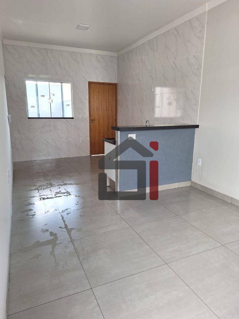 Casa à venda com 2 quartos, 64m² - Foto 4