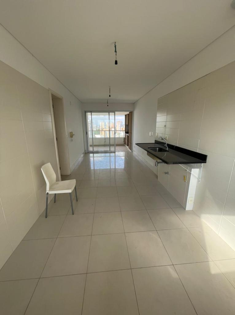 Apartamento à venda com 3 quartos, 211m² - Foto 17