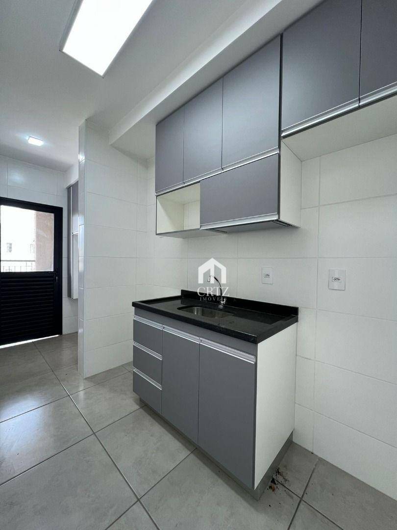 Apartamento à venda com 3 quartos, 77m² - Foto 3